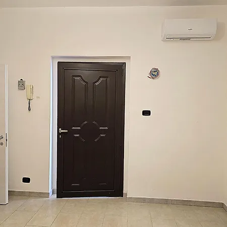 Anna's House Near Airport Apartment Catania