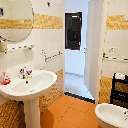 Anna's House Near Airport Apartment Catania